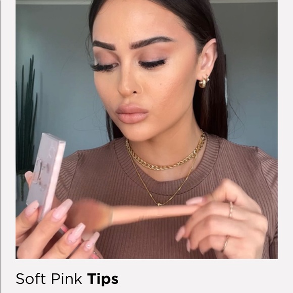 Dominique Cream Blush - Soft Pink. New unopened - Picture 3 of 9